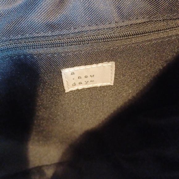 A New Day Shoulder Purse - Picture 7 of 12